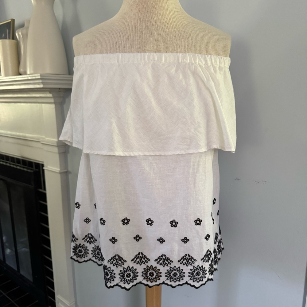 Old Navy cold shoulder embroidered linen ruffle top w/ cutwork white black Sz M - Picture 14 of 14